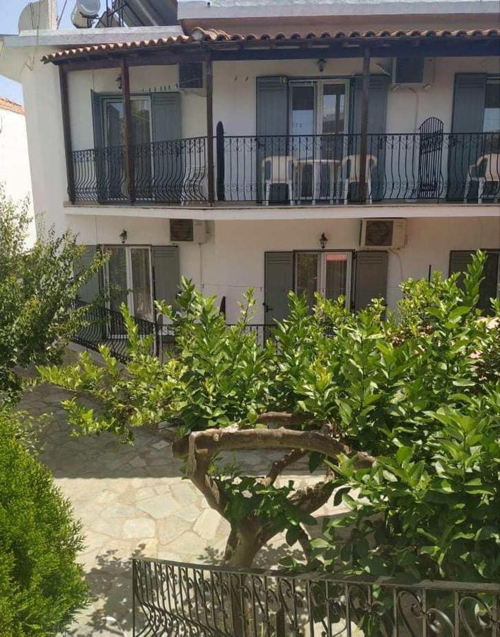 Pension Nikolas Skiathos by Eksteriør billede