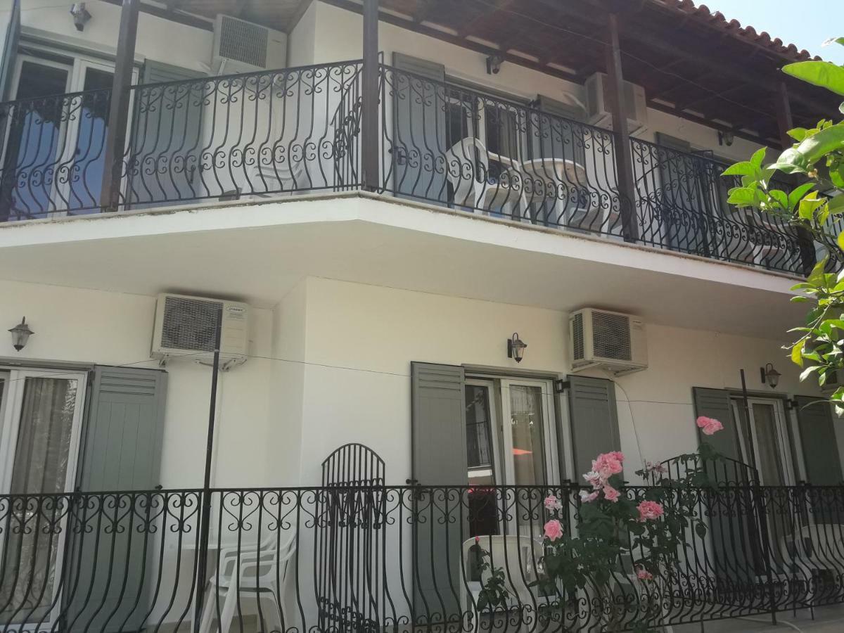Pension Nikolas Skiathos by Eksteriør billede