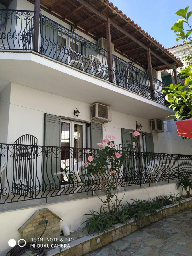 Pension Nikolas Skiathos by Eksteriør billede